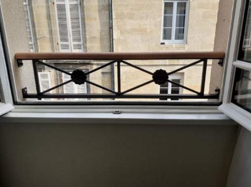 Balconnets et garde corps de fenêtres  Bordeaux « 2m » Garde-corps De Fenêtre Acier 2