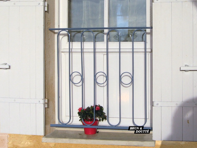 Balconnets et garde corps de fenêtres  Bourgogne Garde-corps De Fenêtre Acier 1